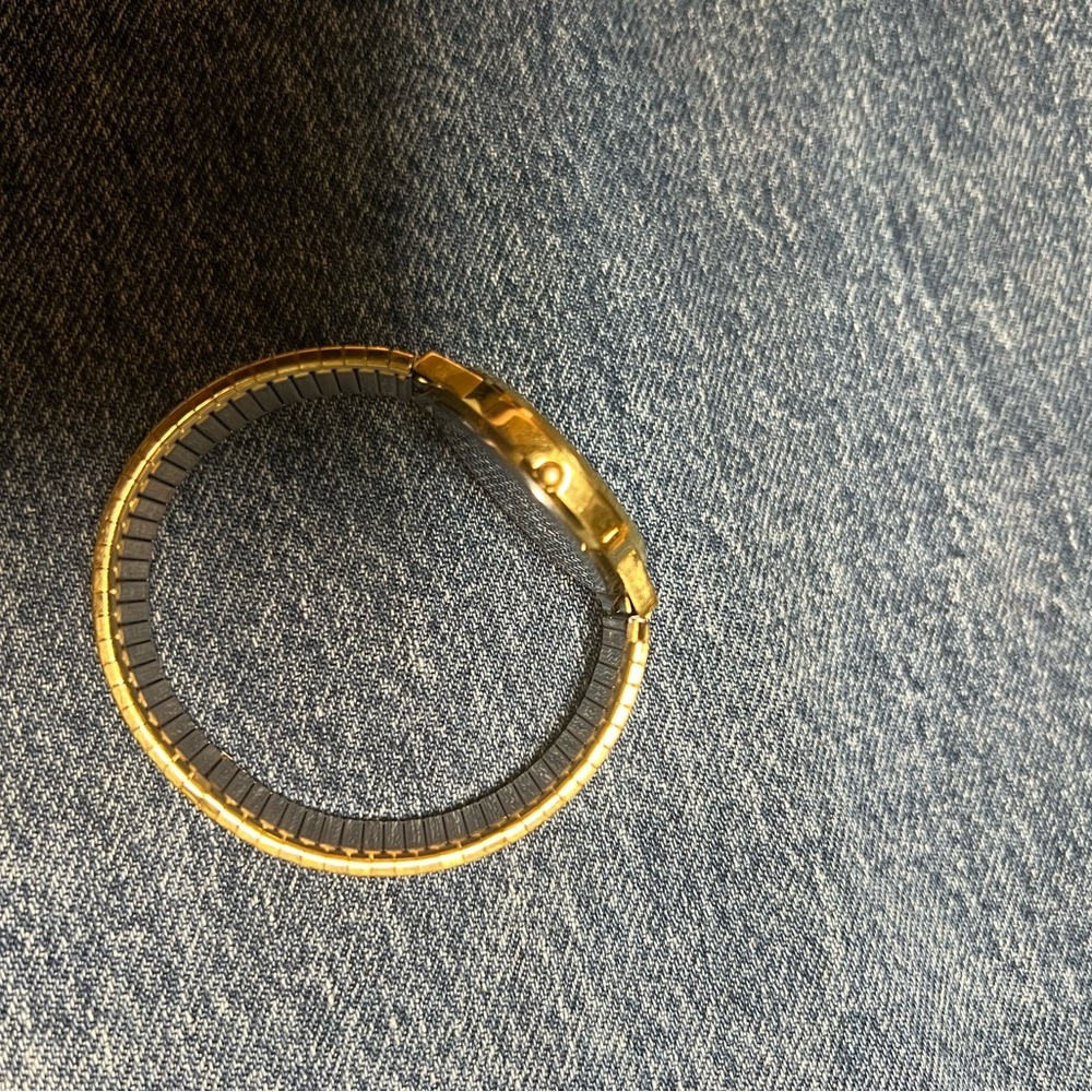 Classic Naté Gold Women's Watch with White Dial - Picture 4 of 5